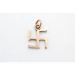 14ct gold vintage swastika pendant (1.8g)