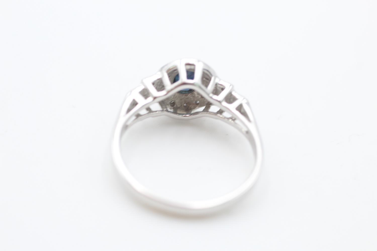 9ct white gols sapphire & diamond halo ring (3.3g) Size R - Image 3 of 5