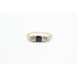 18ct gold & platinum vintage sapphire & diamond three stone ring (2.1g) Size J