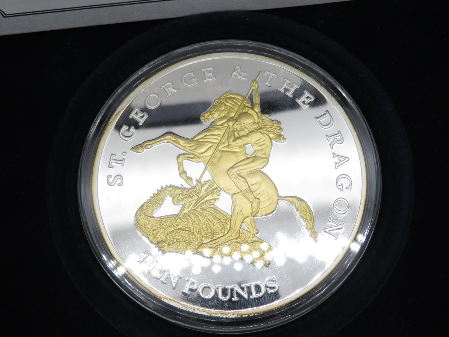 2009 jersey st George and dragon 5 once silver coin 9999 silver - Image 2 of 2