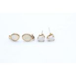 2 x 9ct gold opal stud earrings (1.2g)