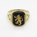 9ct gold signet ring with rampant lion 3g size P