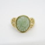 14ct and carved Jadeite ring 2.7g size L