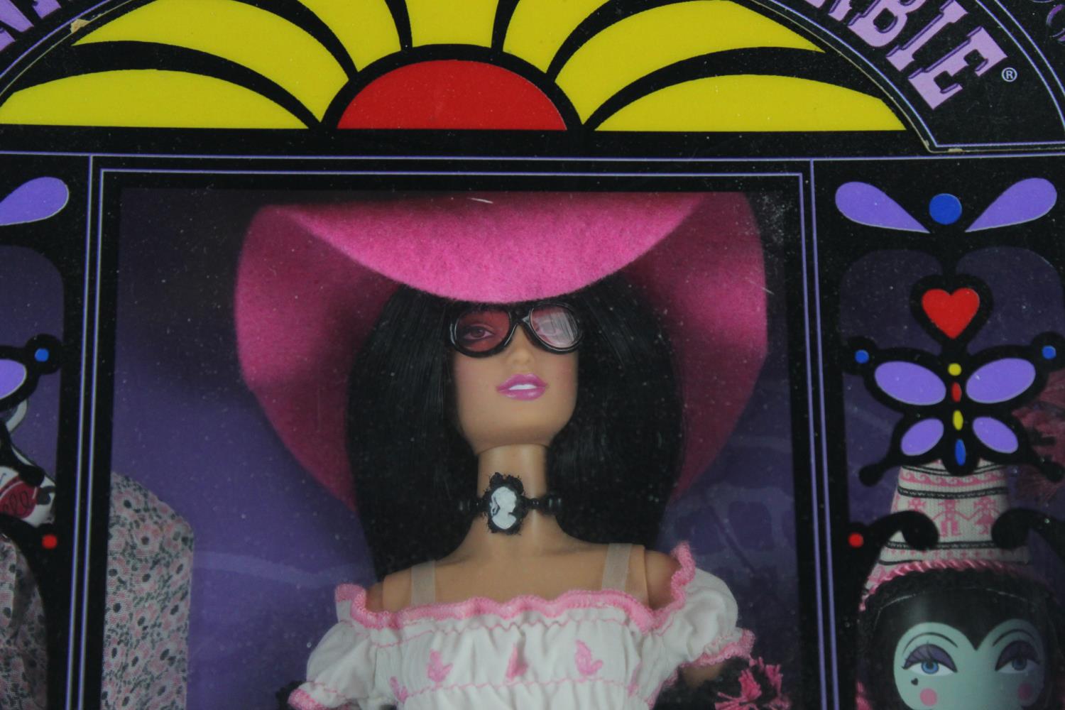 2005 Mattel Anna Sui Boho Barbie Collectors Doll in Original Box - Bild 2 aus 7