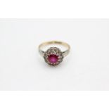 9ct gold vintage synthetic ruby & synthetic cathedral setting spinel halo dress ring (2.4g)