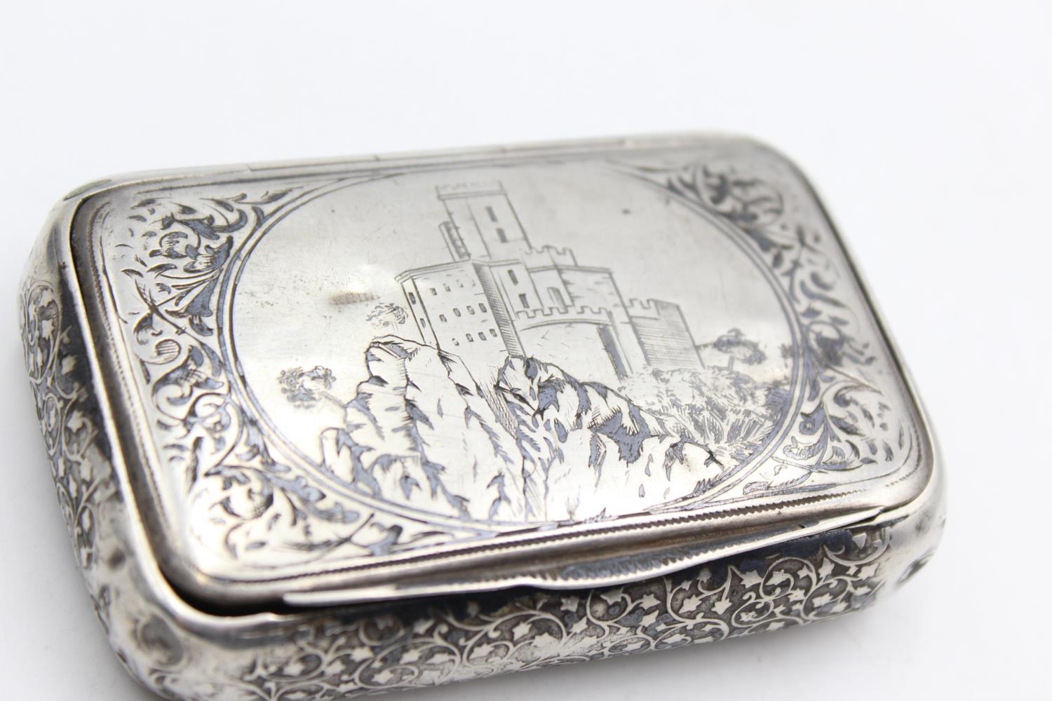 Antique / Vintage .900 SILVER Tobacciana Snuff Box w/ Castle Detail (92g) - Bild 2 aus 4