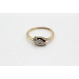18ct gold & platinum vintage diamond three stone twist setting ring (2g)