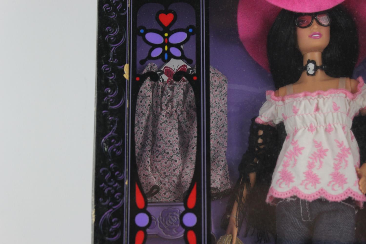 2005 Mattel Anna Sui Boho Barbie Collectors Doll in Original Box - Bild 6 aus 7