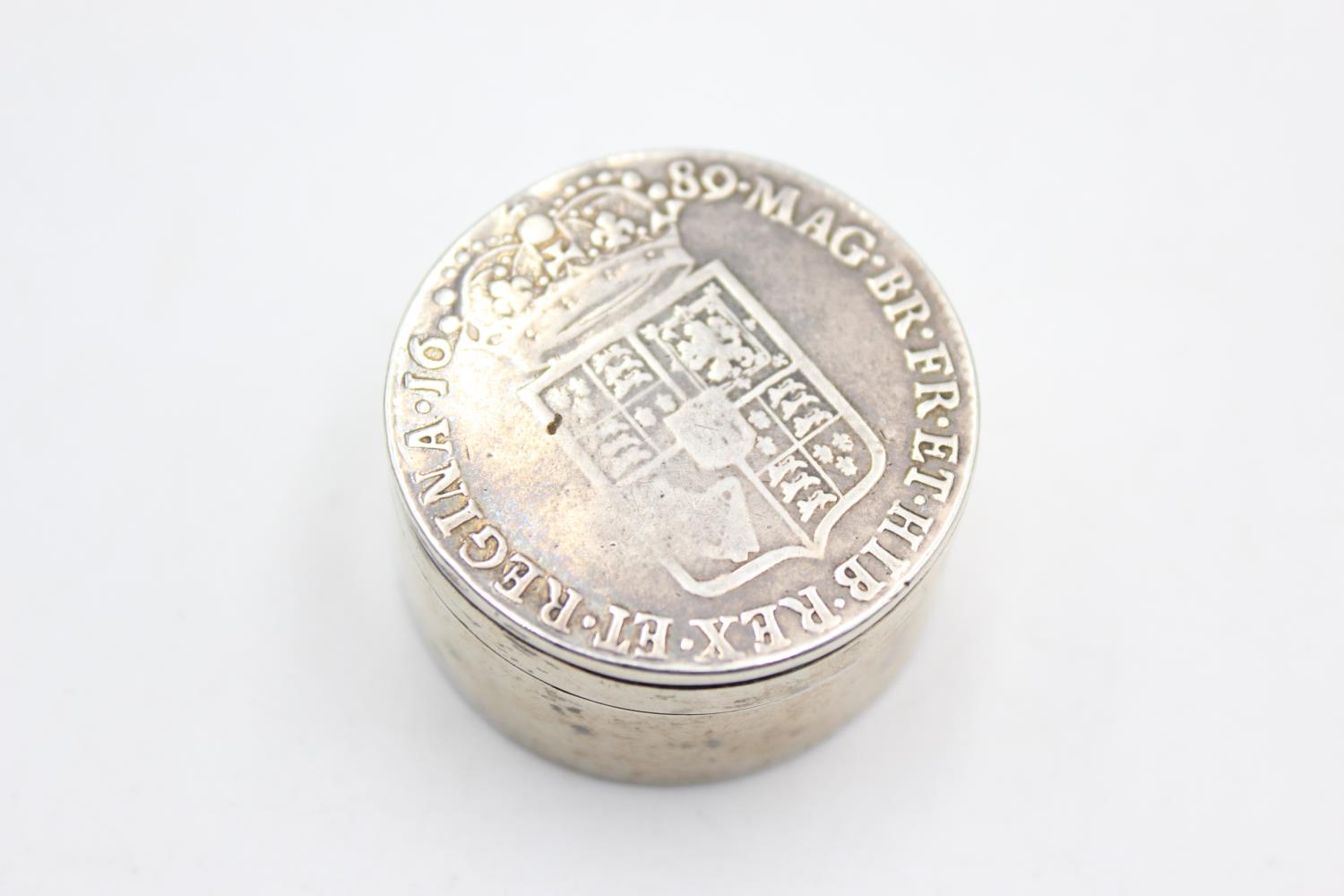 Antique / Vintage .925 STERLING SILVER Pill / Trinket Box w/ 1689 Crown (34g) - Bild 2 aus 4