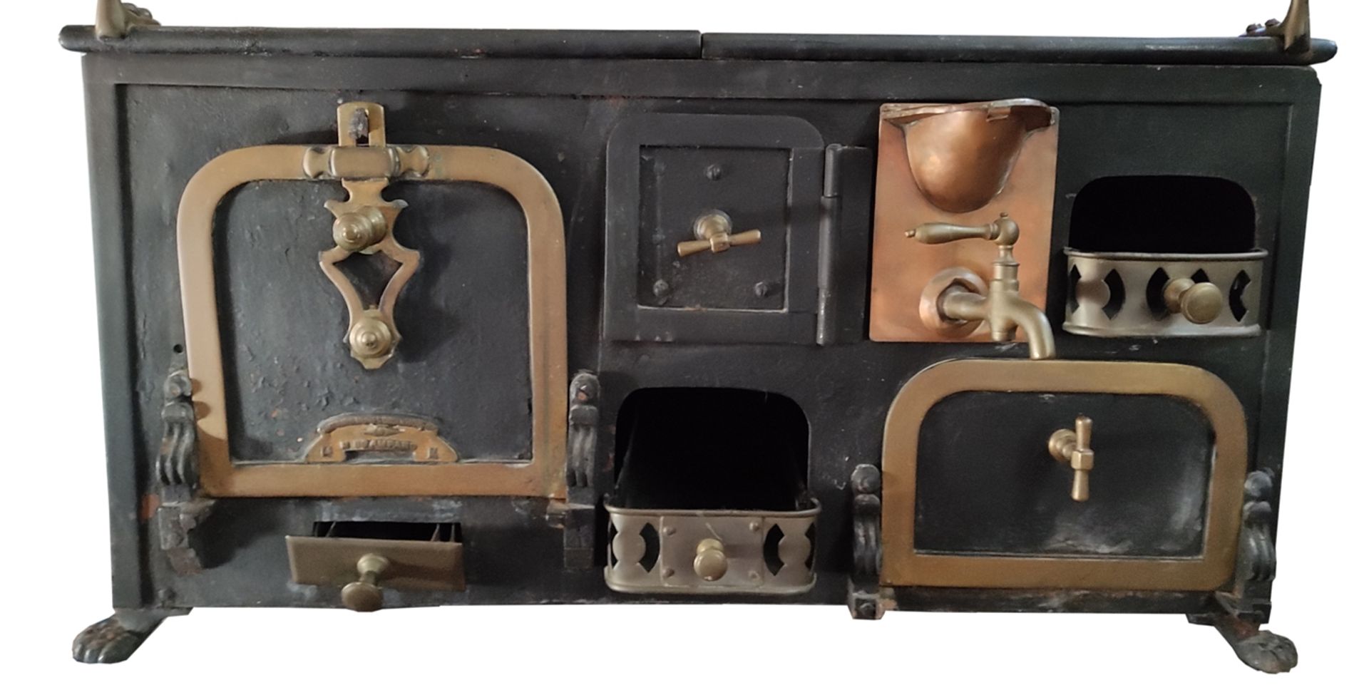 Antique children's play stove/oven, three hotplates, brass bar all around, underneath compartment f - Image 2 of 5