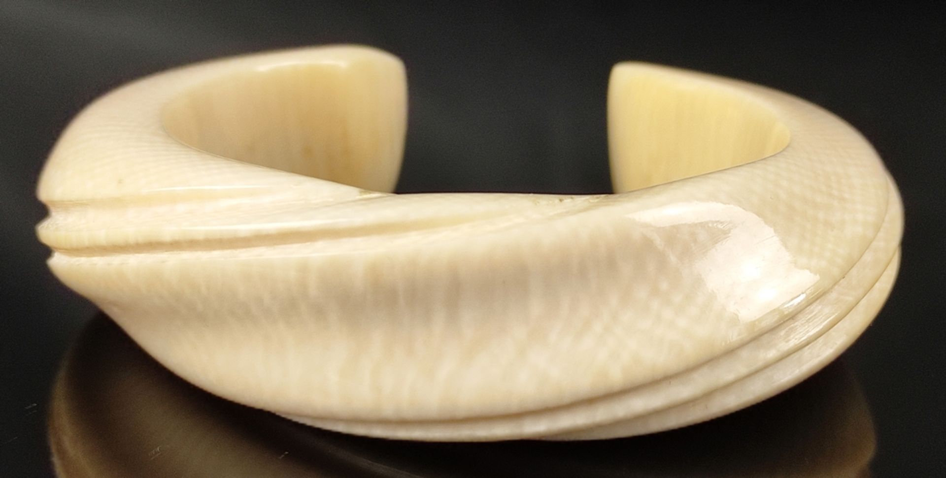 Bangle, oval, ivory, 1950s, width approx. 2cm, diameter at largest point 5.5cm, for narrow wrist