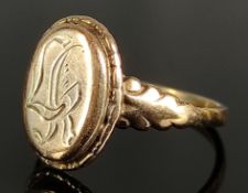 Antiker Monogramm-Ring, ovaler Ringkopf mit handgravierten Initialen "L.K", oder "K.L.", 333/8K Gel