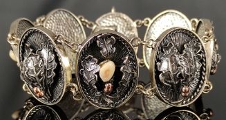 Antikes Silber-Armband, 8 ovale Glieder besetzt mit Eichenlaub und goldenen Eicheln sowie jedes zwei