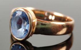 Ring, mit hellblauem facettiertem Schmuckstein, 585/14K Rotgold (getestet), 2,5g, Größe 52