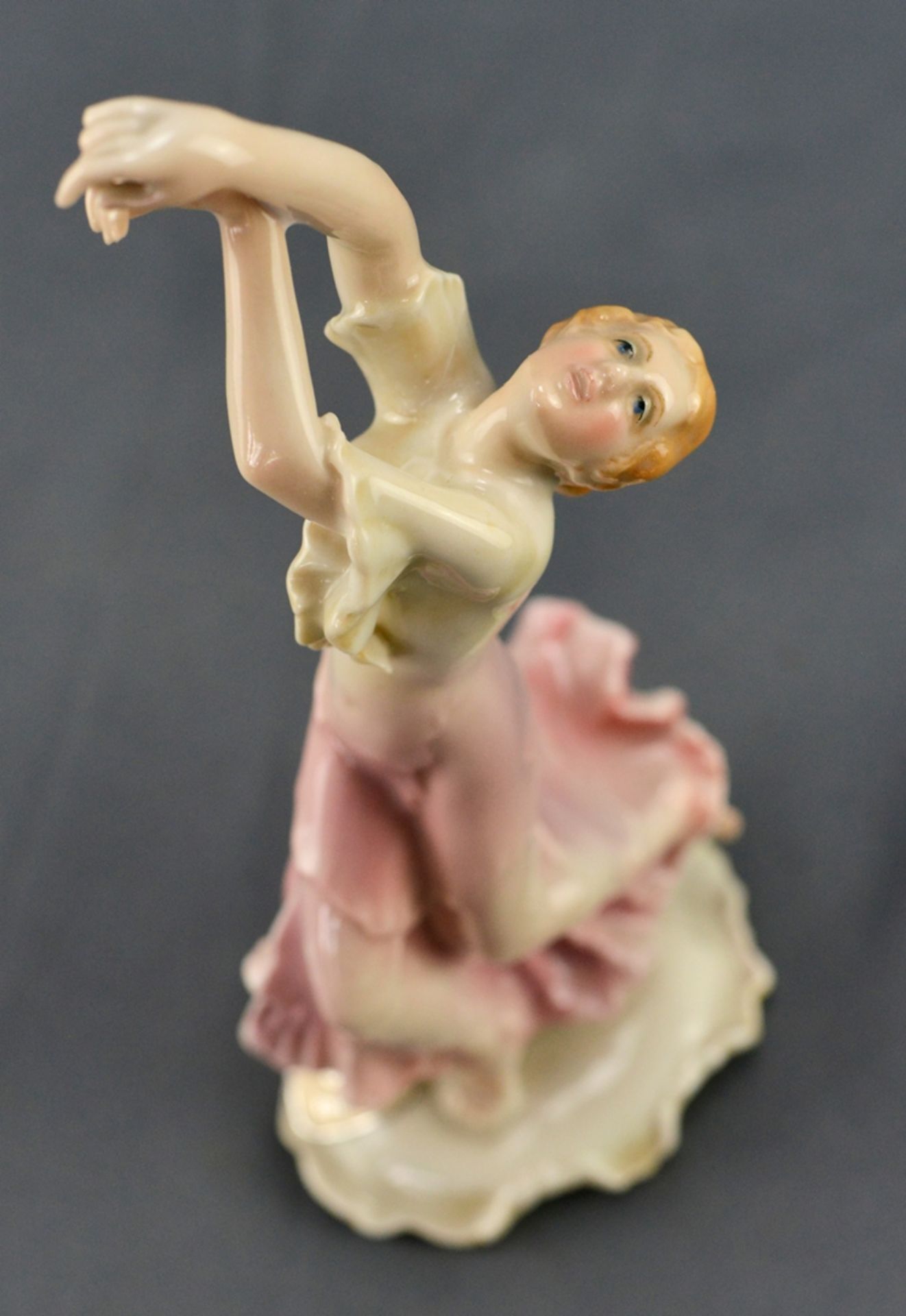 Dancer, in dramatic pose, on curved base, finely polychrome painted, Ens, 20th century, height 21cm - Image 5 of 8