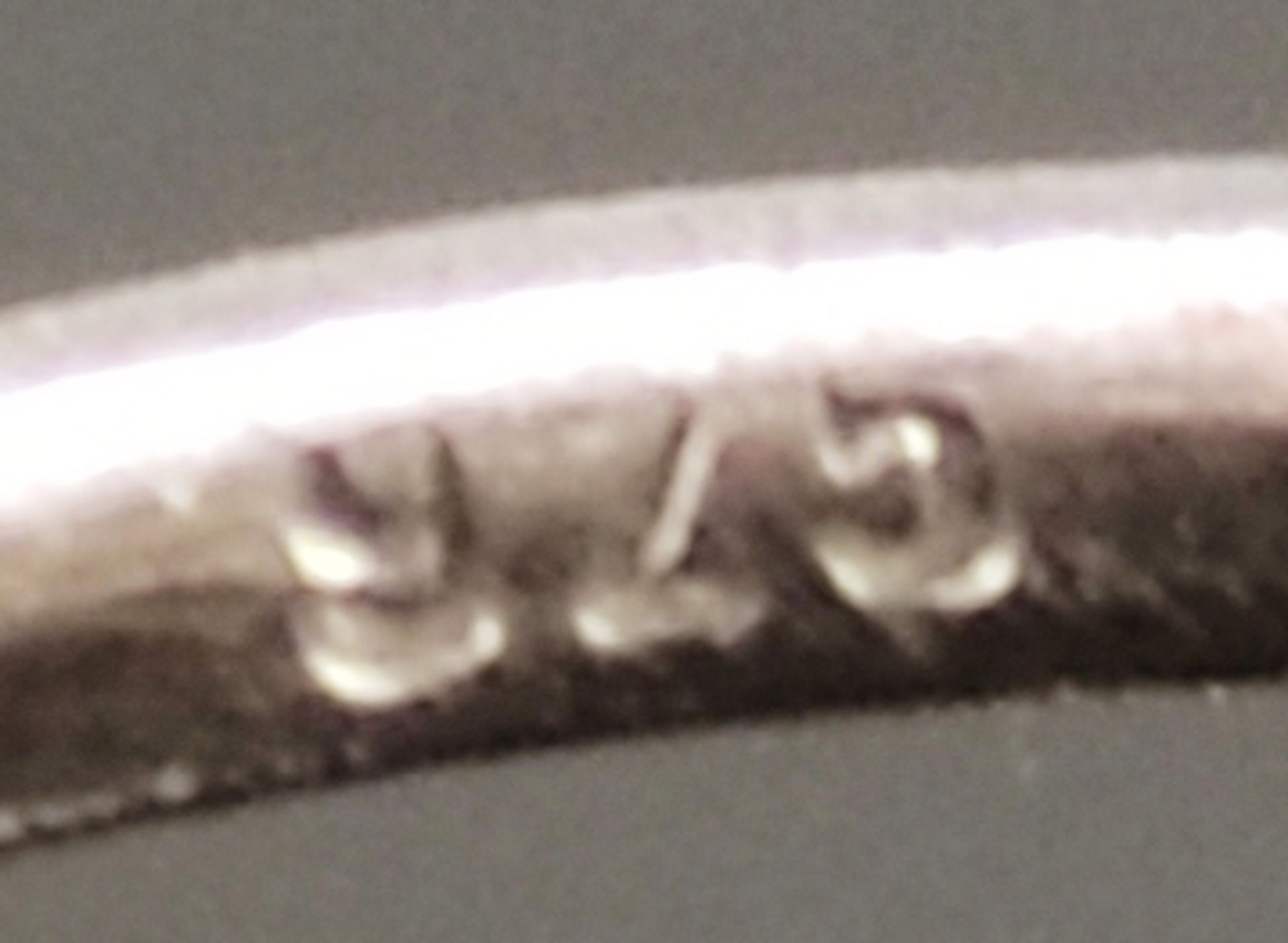 Maritimer Ring, mittig Muschel-Element und kleiner Brillant um 0,04ct, Silber 925, teilweise vergol - Bild 5 aus 5