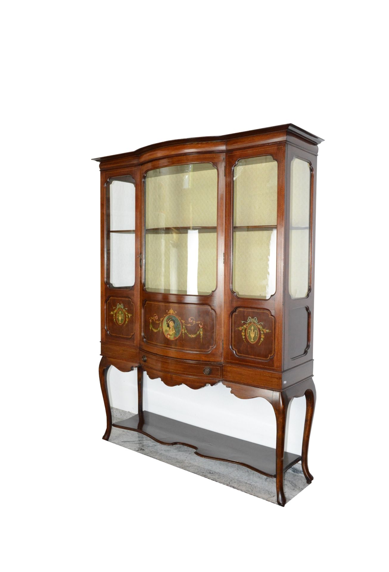 Elegant display case, beautiful polychrome decorations in the centre, mouth-blown glass with small  - Image 3 of 5