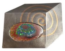 Design-Brosche/Anhänger Zobel, mit eingefasstem Boulder-Opal, rechteckige Brosche mit Spiral-Elemen