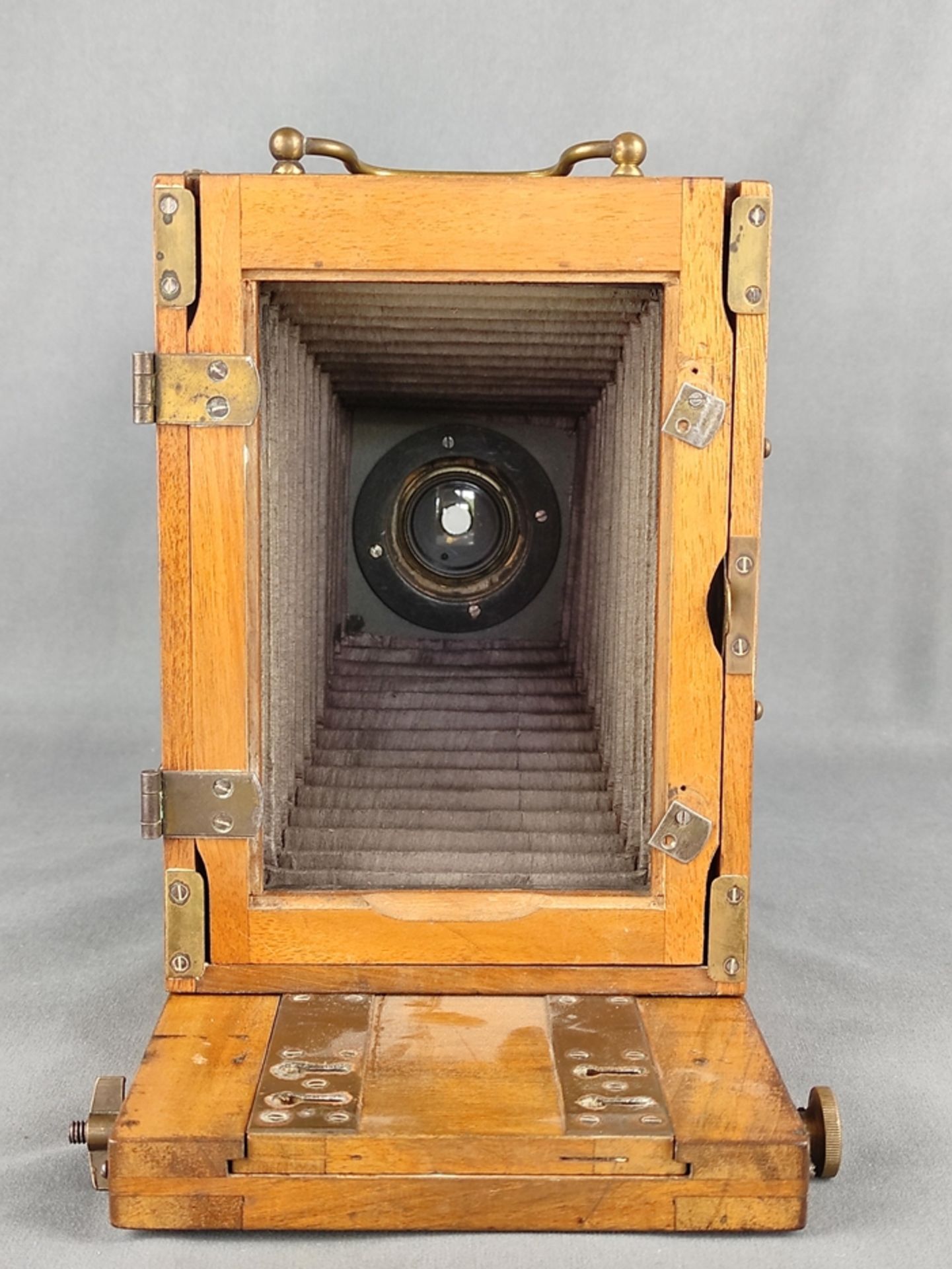 Holzkamera, Anfang 20. Jahrhundert, Mahagoni-Plattenkamera, Messing Objektiv, Helios Melbourne, 21x - Bild 6 aus 7