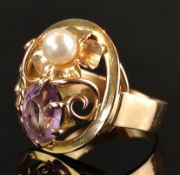 Ring mit Amethyst und Perle als Blume mit goldenem Blatt, 585/14K Gelbgold, Größe 54, 6,5g