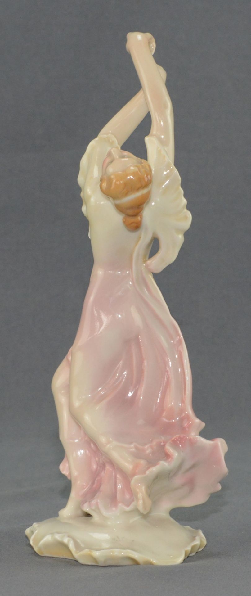 Dancer, in dramatic pose, on curved base, finely polychrome painted, Ens, 20th century, height 21cm - Image 3 of 8