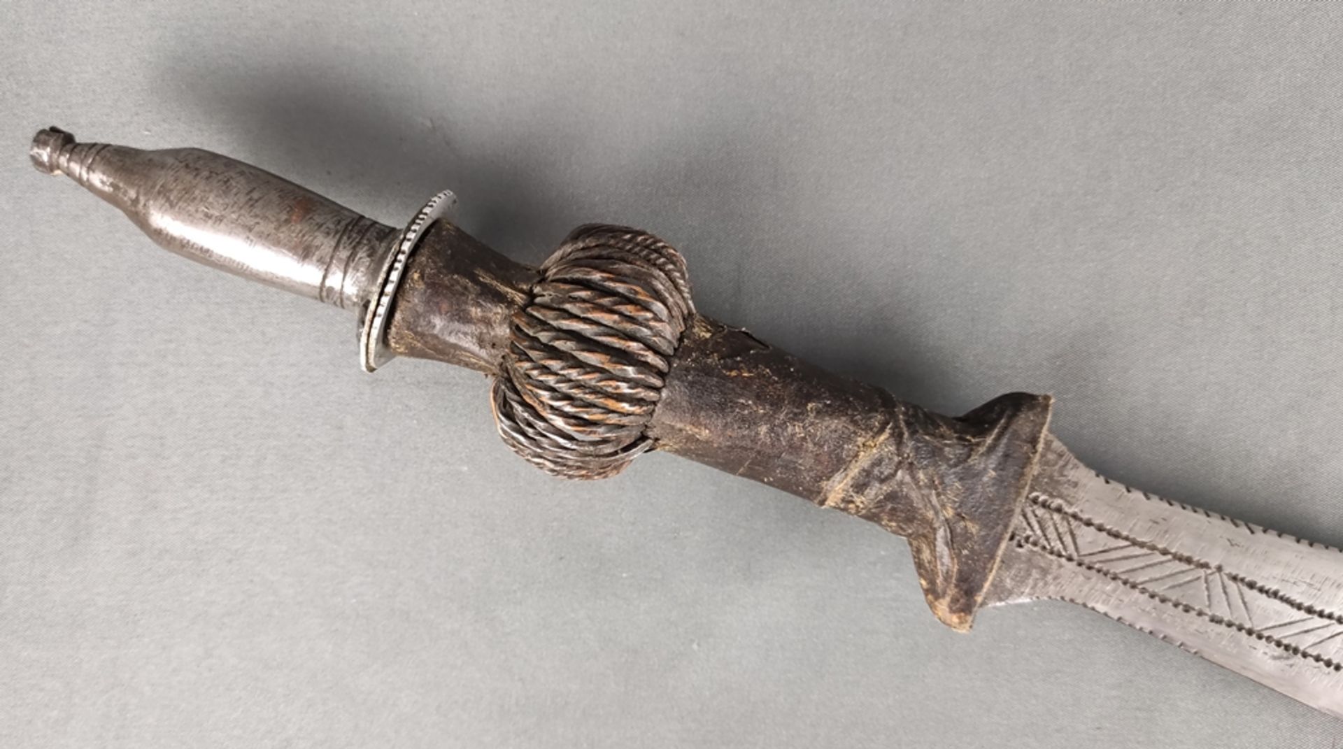 Short sword of the Yaka, "Mbeeli ya Phoko", southeastern Congo, distinctive by disc-shaped scabbard, - Image 4 of 6