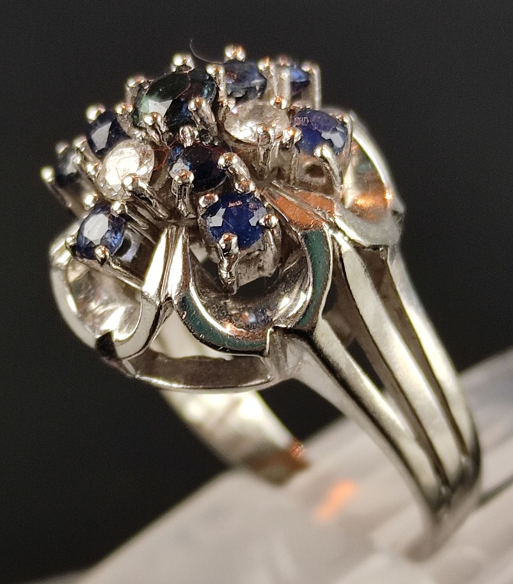 Diamond-sapphire-ring, with 10 sapphires and 3 diamonds, 585/14K white gold, 6.3g, size 48.5 - Image 5 of 6