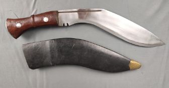 Khukuri, geschwungene Klinge, Blutrinne, Holzgriff mit Besch