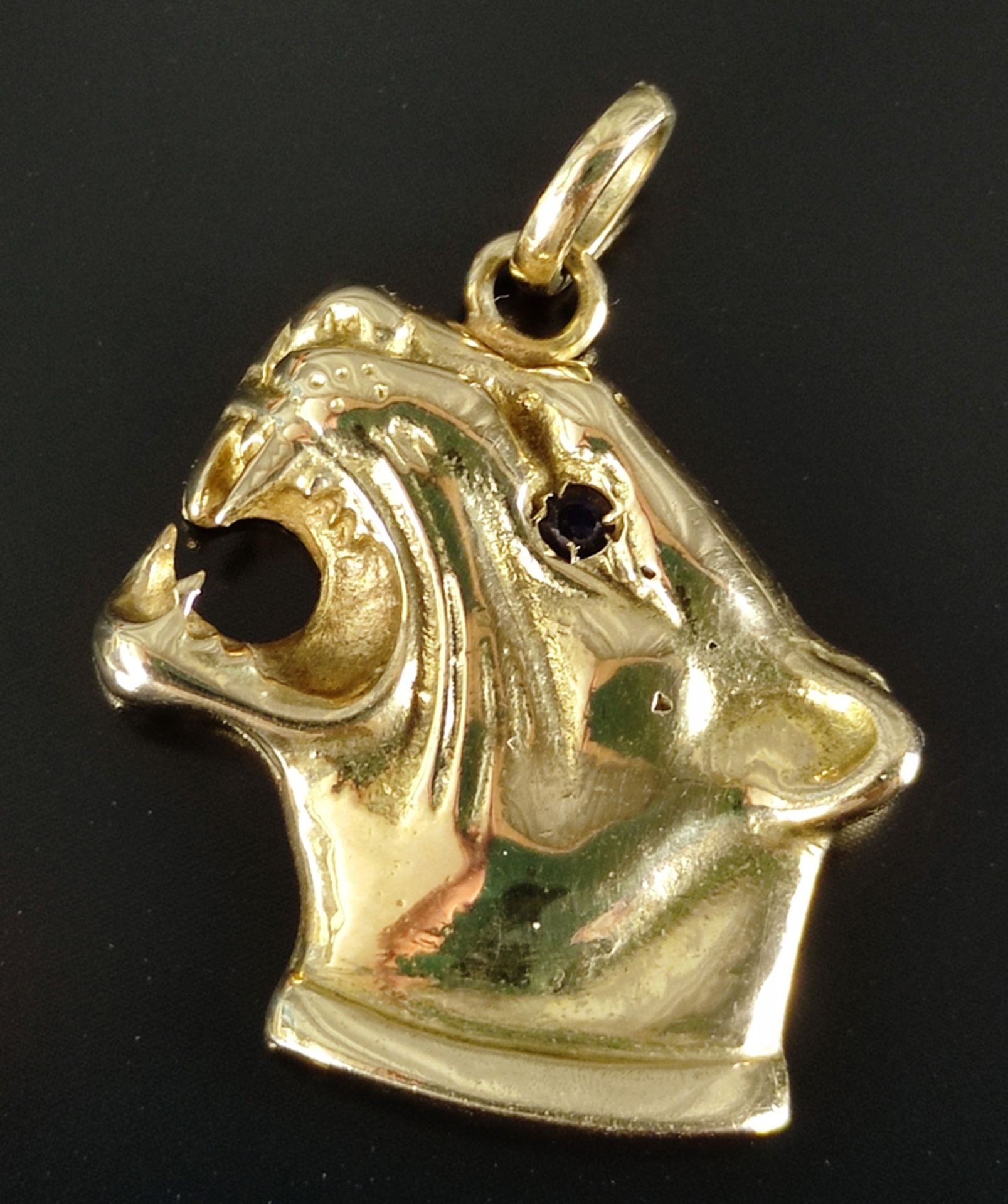 Jaguar pendant, head of a jaguar with opened mouth, eye probably sapphire, 585/14K yellow gold, 11, - Image 2 of 3