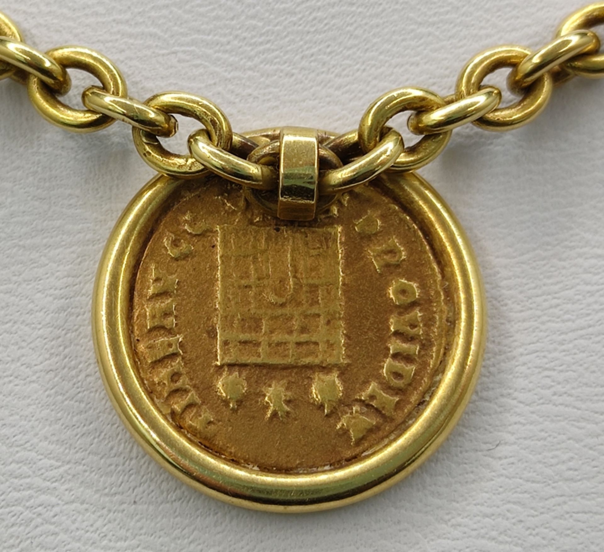 Anchor chain, square, 750/18K yellow gold, with gilt bronze follis from the beginning of the 4th - Image 3 of 4