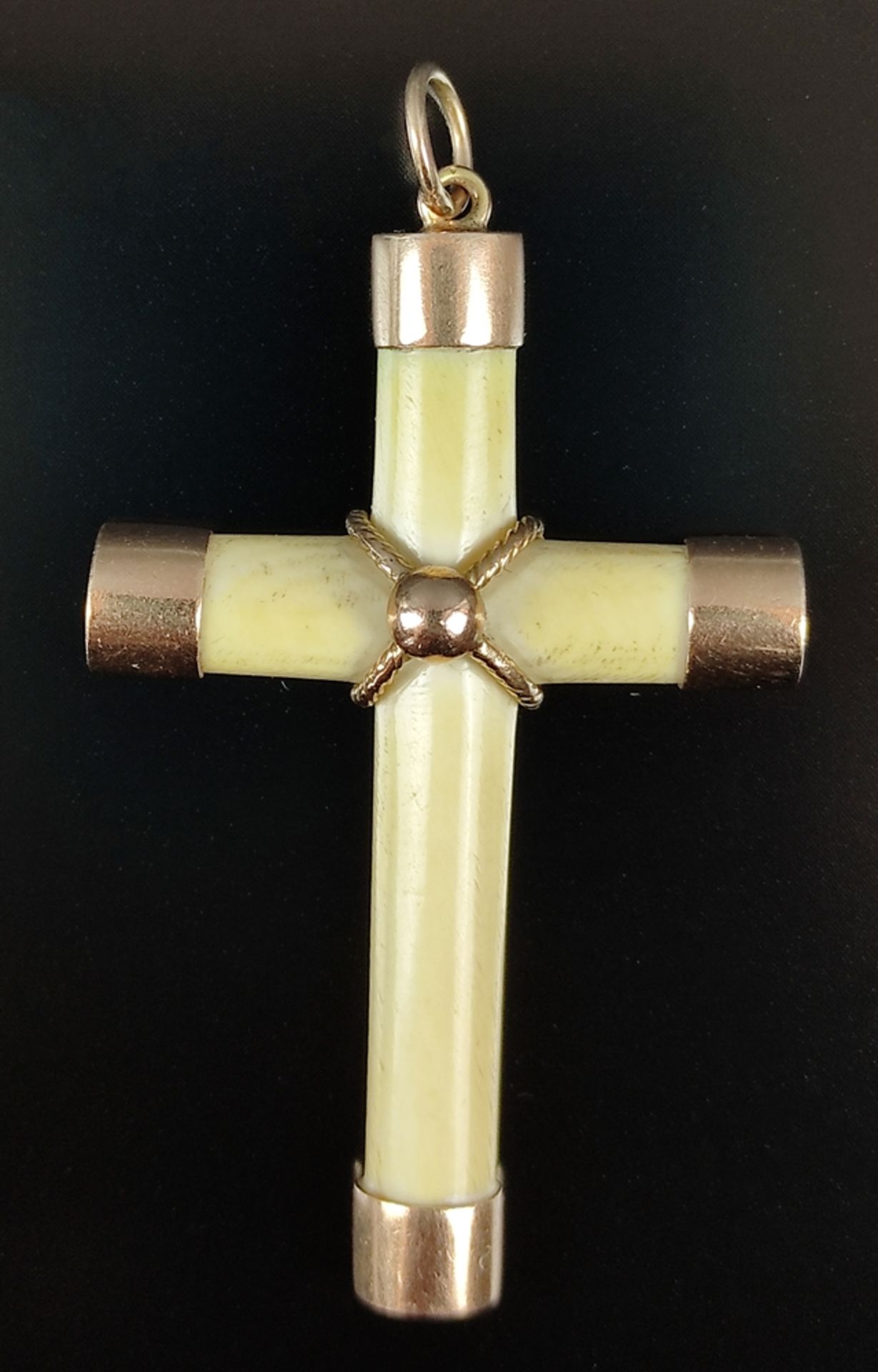 Cross pendant, finials in 585/14K rose gold (tested), ivory, length 5.3cm