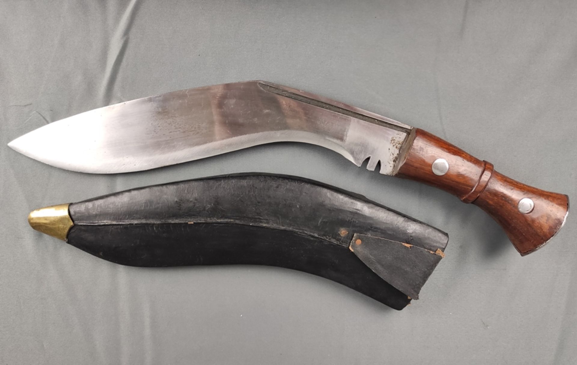 Khukuri, curved blade, hollow groove, wooden handle with fittings, leather scabbard with brass - Image 2 of 3