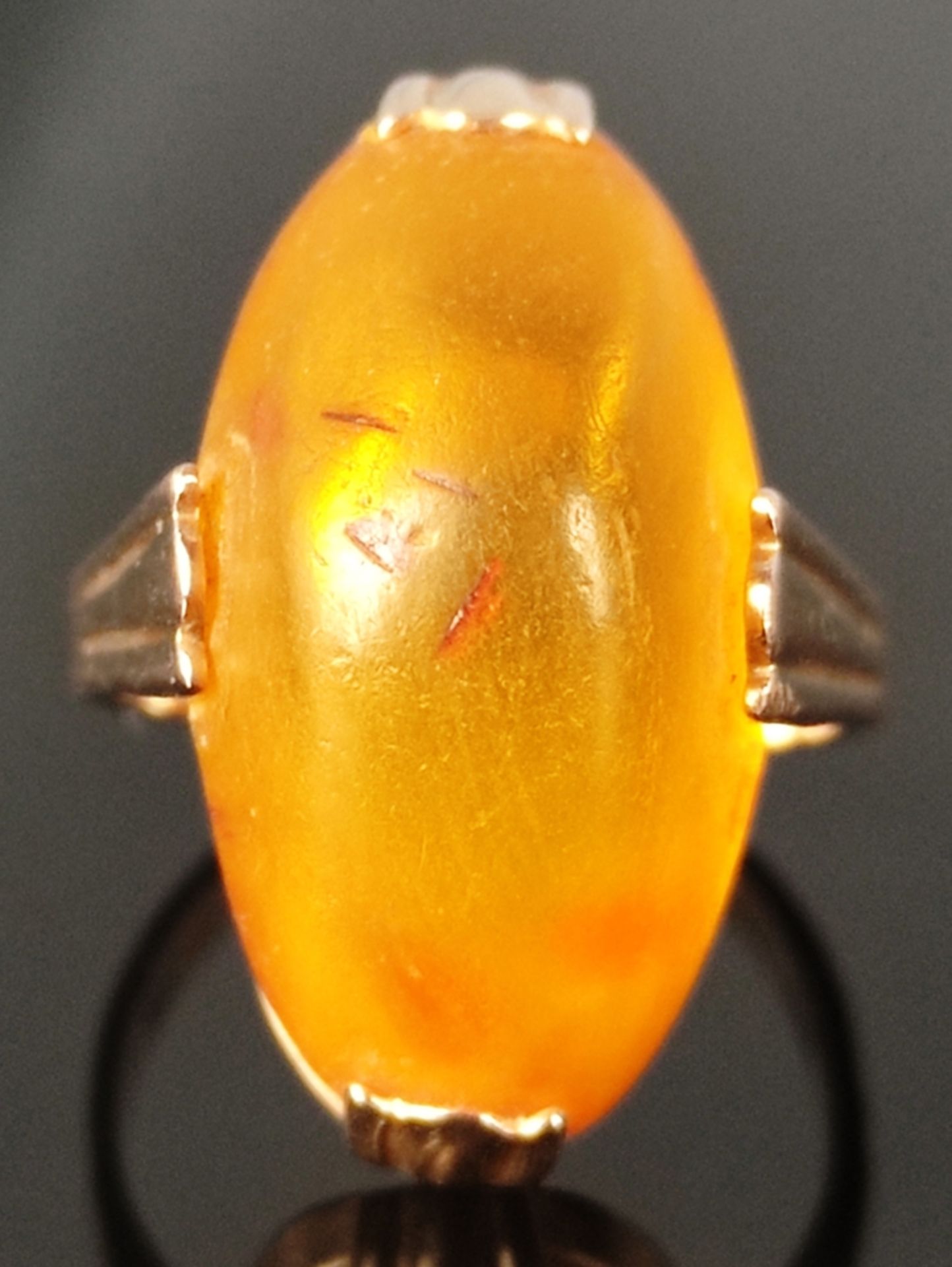 Amber ring set in 585/14K yellow gold, goldsmith signet, total weight 4.8g, size 50 - Image 2 of 6