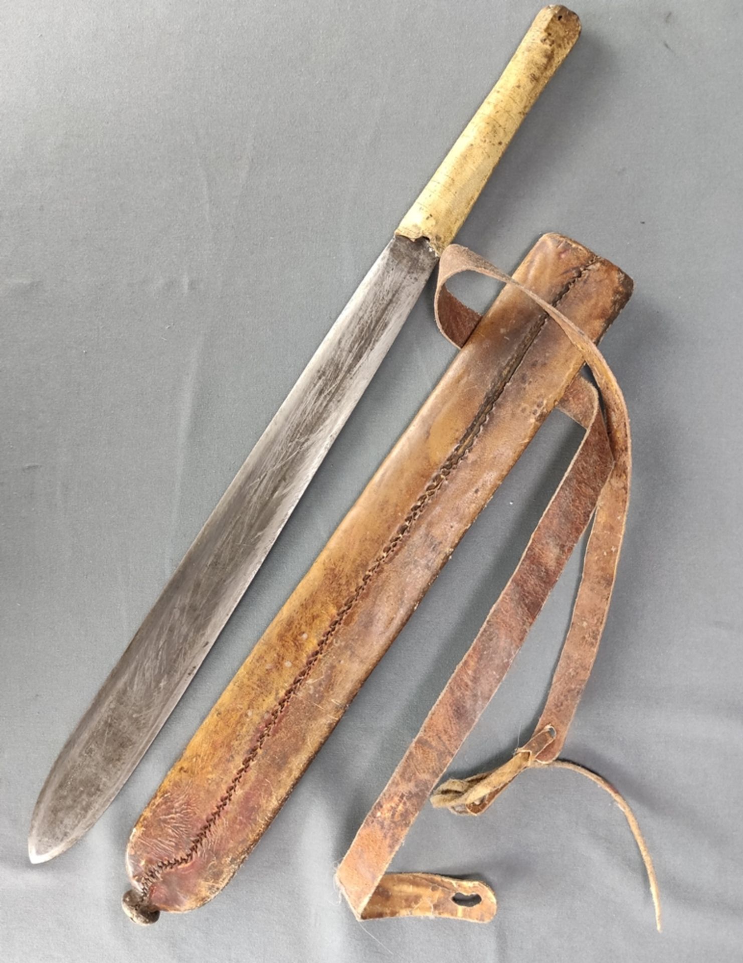 Antikes Buschmesser, Klinge nach unten leicht ausgestellt, s - Bild 2 aus 2