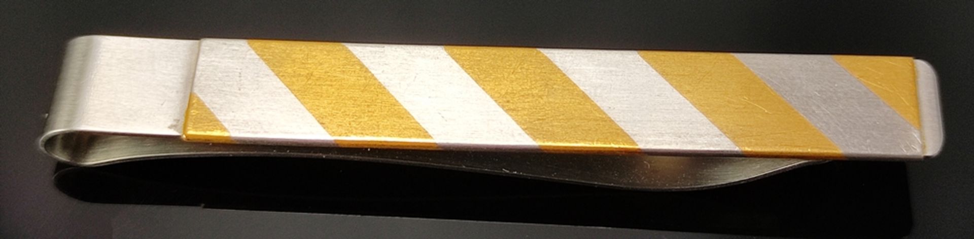 Niessing tie pin, 950 platinum with 1000 fine gold stripes, maker's signature, 5.6g, length 6cm - Image 3 of 3