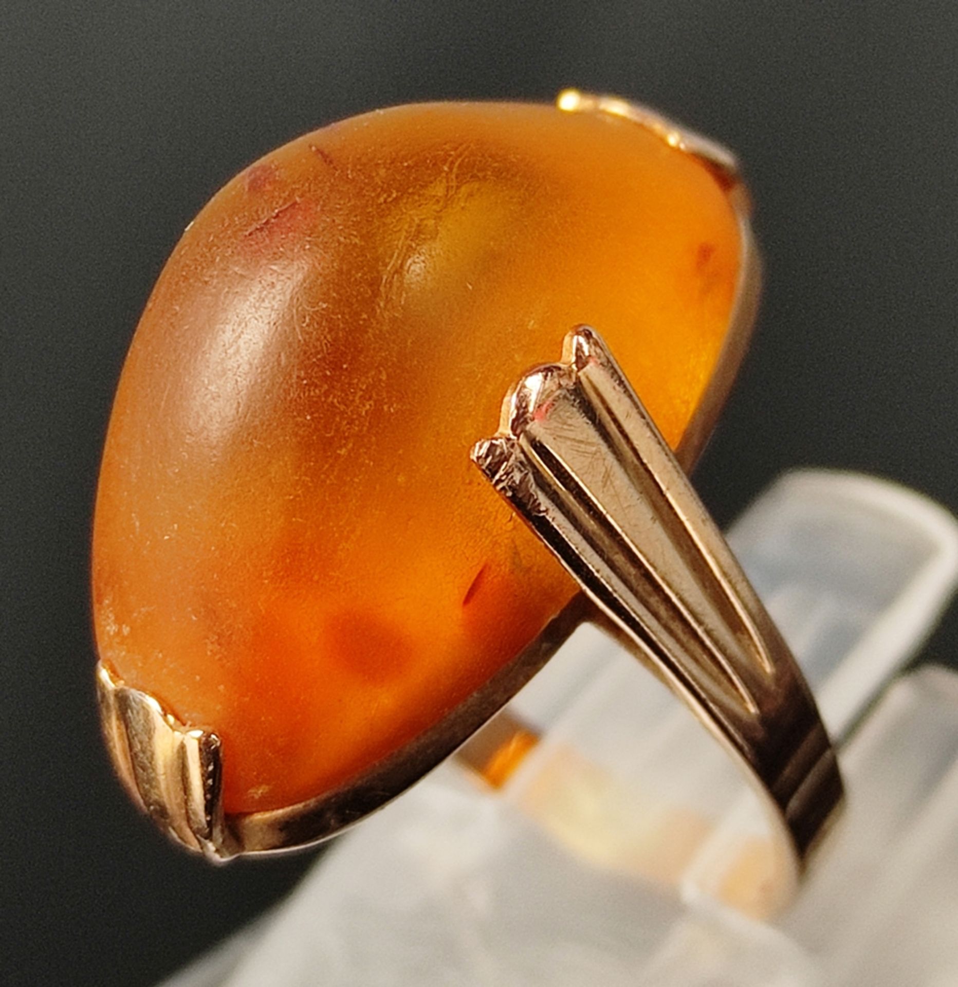 Amber ring set in 585/14K yellow gold, goldsmith signet, total weight 4.8g, size 50 - Image 3 of 6