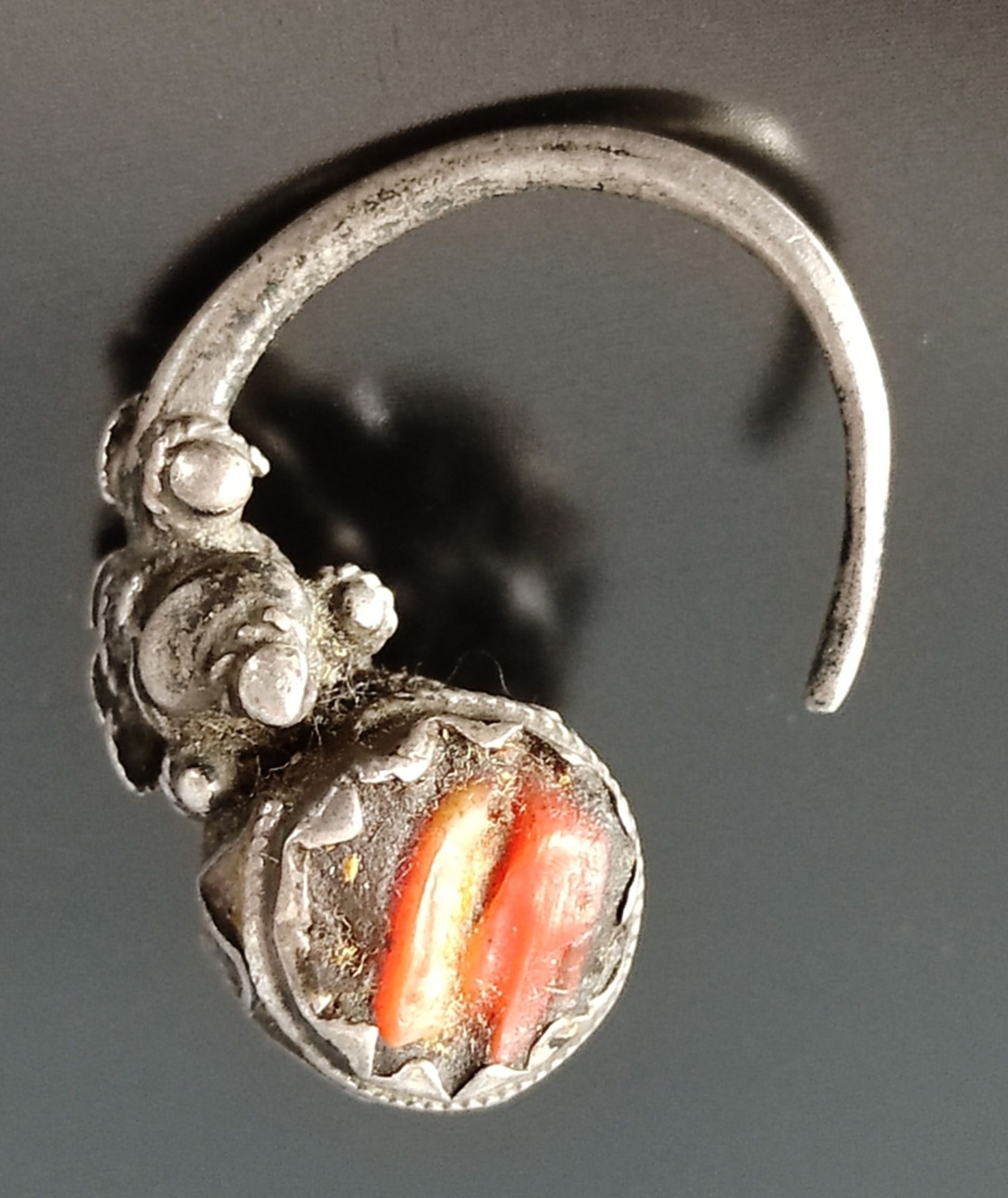 Antikes Schmuck-Objekt, wohl Ohrring, umlaufend mit Alveolen