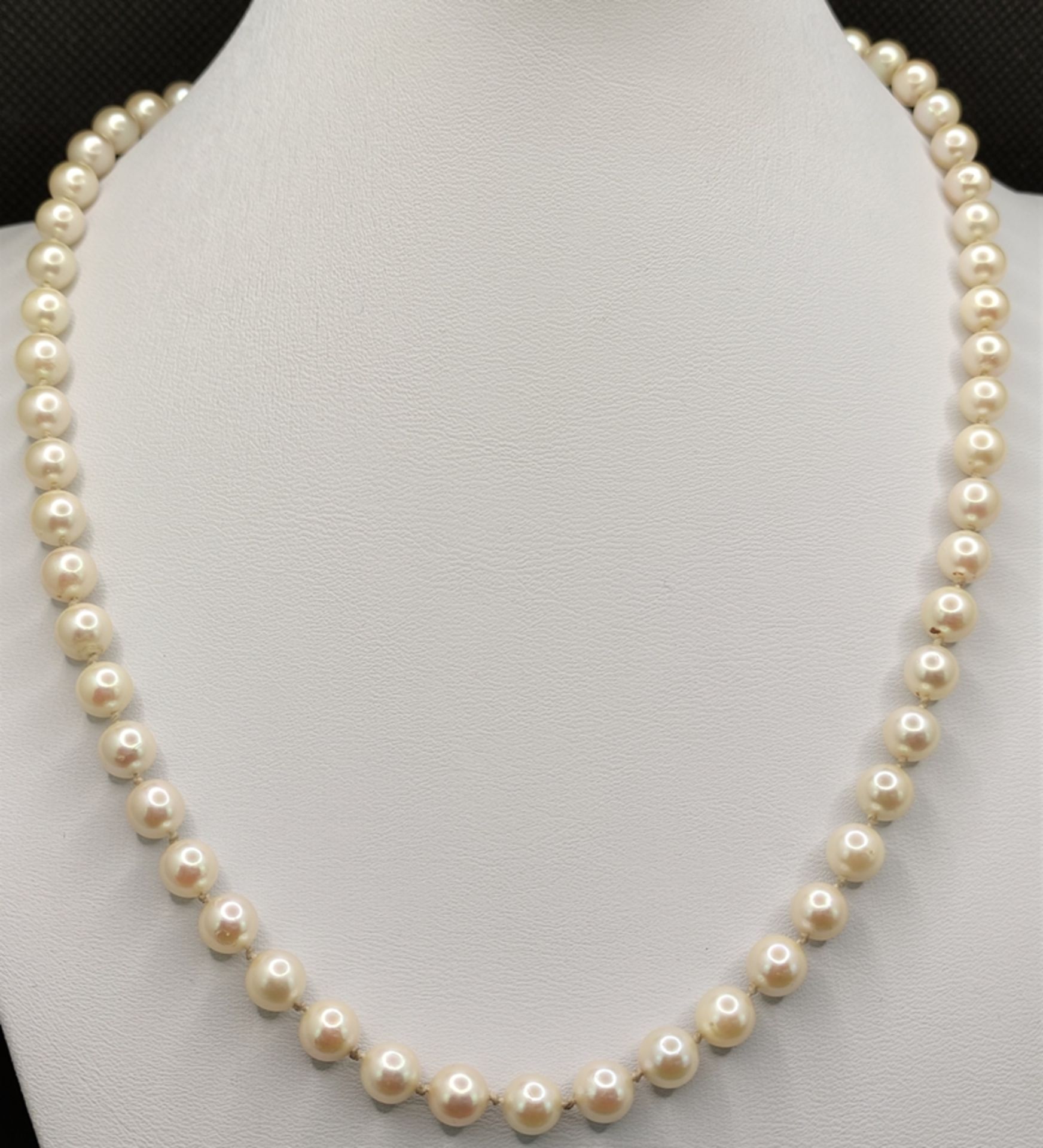 Akoya wedding necklace, necklace made of white genuine saltwater cultured pearls, fine delicate pin - Image 2 of 4