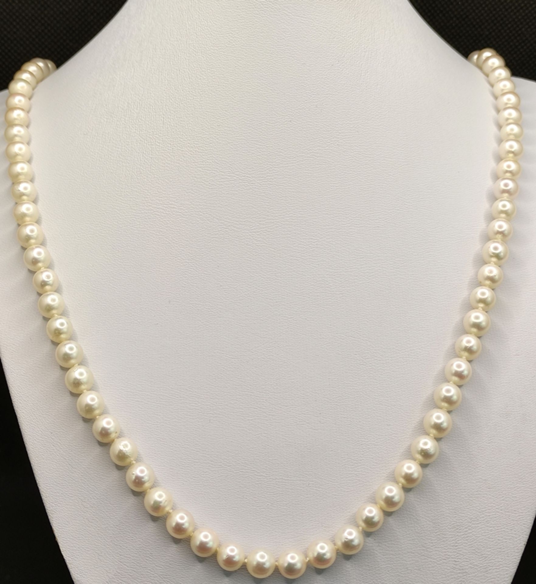 Long Akoya pearl necklace, saltwater cultured pearls, Japanese Akoya pearls in delicate pink luster - Image 2 of 4