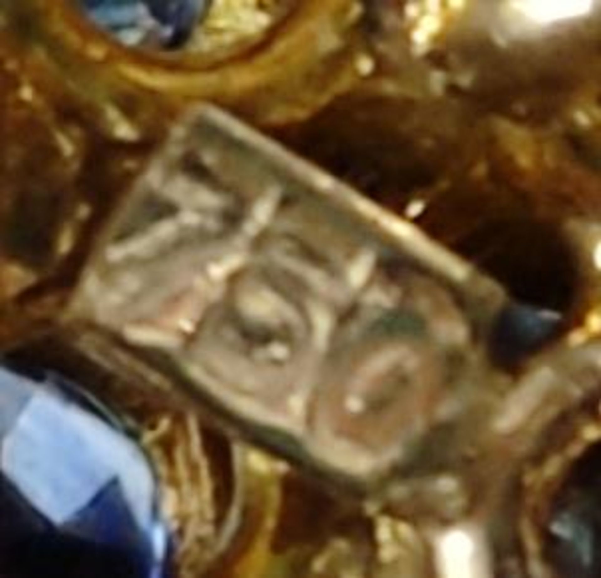 Paar Ohrringe, Stecker besetzt mit je 7 Saphiren und 14 Brillanten, ca. 2,5ct, 750/18K Weiß- und Ge - Bild 2 aus 2