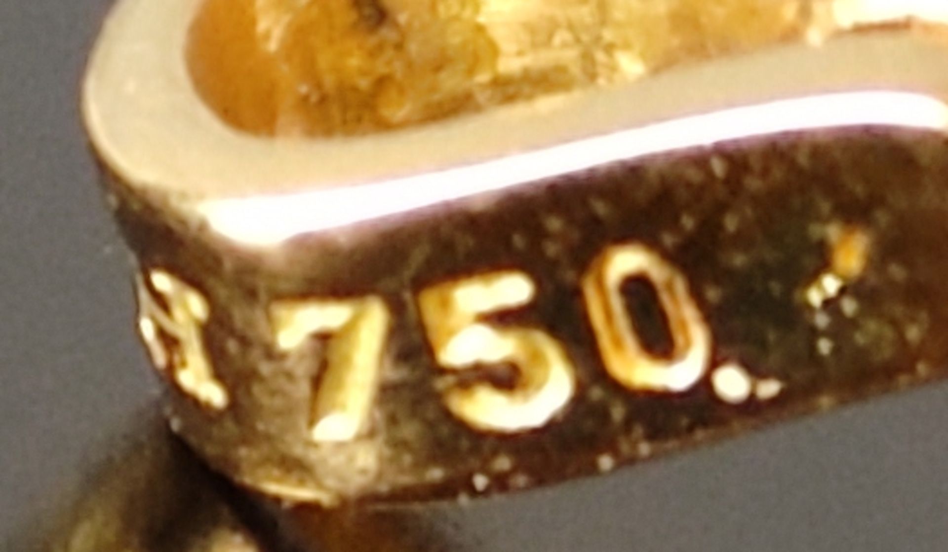 Smaragd-Anhänger, achteckig eingefasst in 750/18K Gelbgold, 1,7g, Gesamtgröße 13x8x4,4mm - Bild 2 aus 2