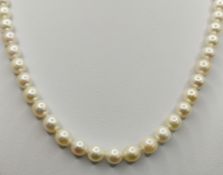 Perlenkette, feiner Lüster, Durchmesser Perlen ca. 7,5mm, mit Schleifen-Verschluss, 750/18K Weißgol