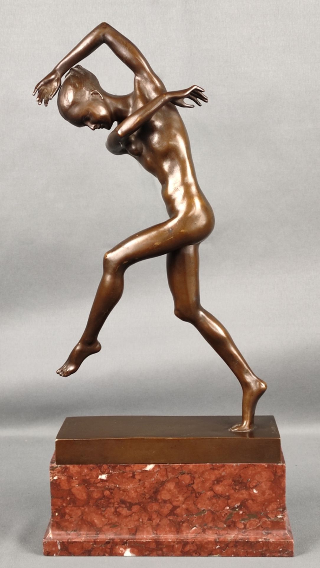 Jaray, Sandor (1870 Timisoara -1916 London) "Dancer", dynamic figure study on plinth, bronze, brown