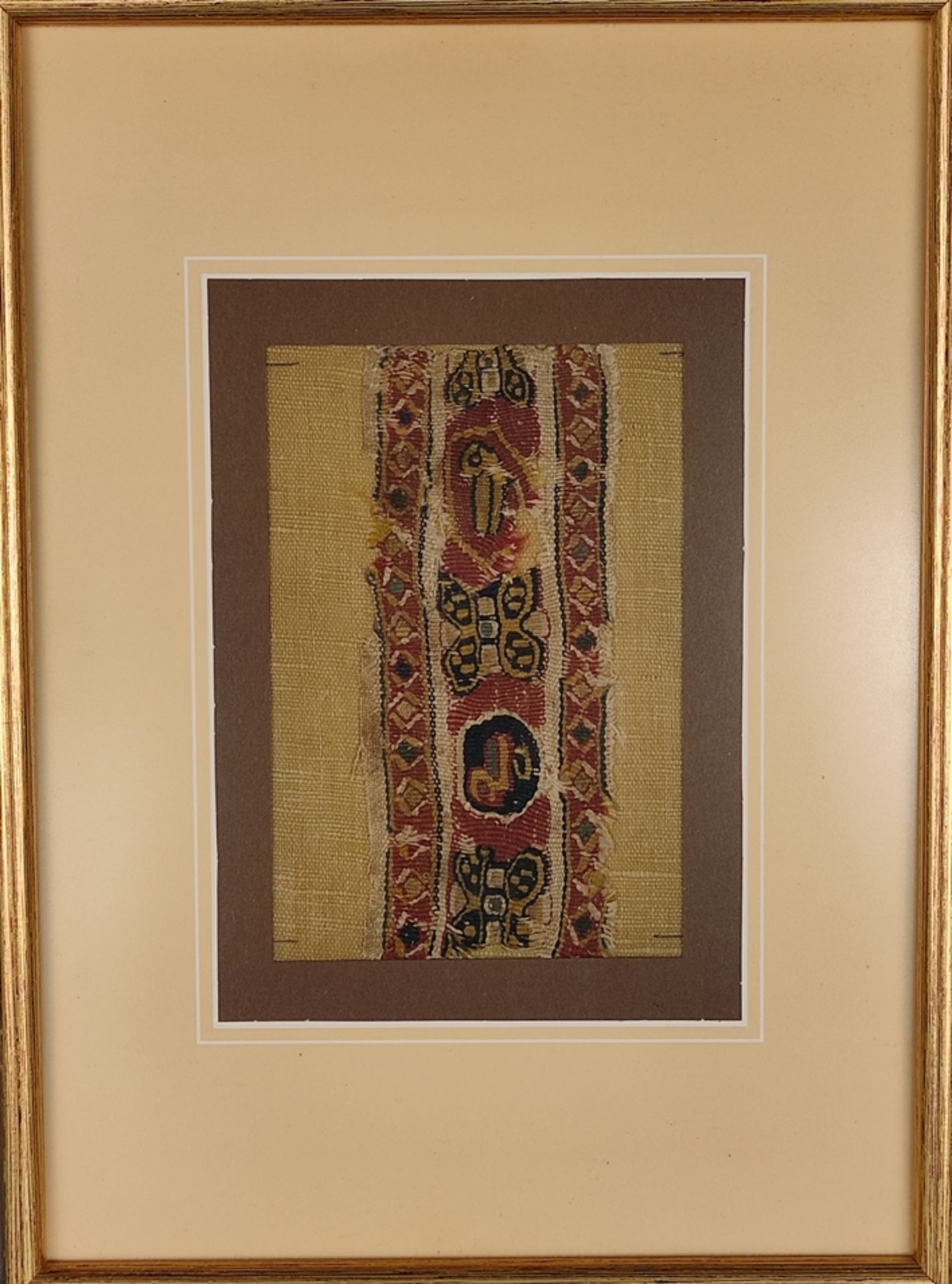 Textile fragment, Coptic, piece of cloth framed in frame, 13,5x5,5cm, 30x21,5cm with frame - Image 2 of 2