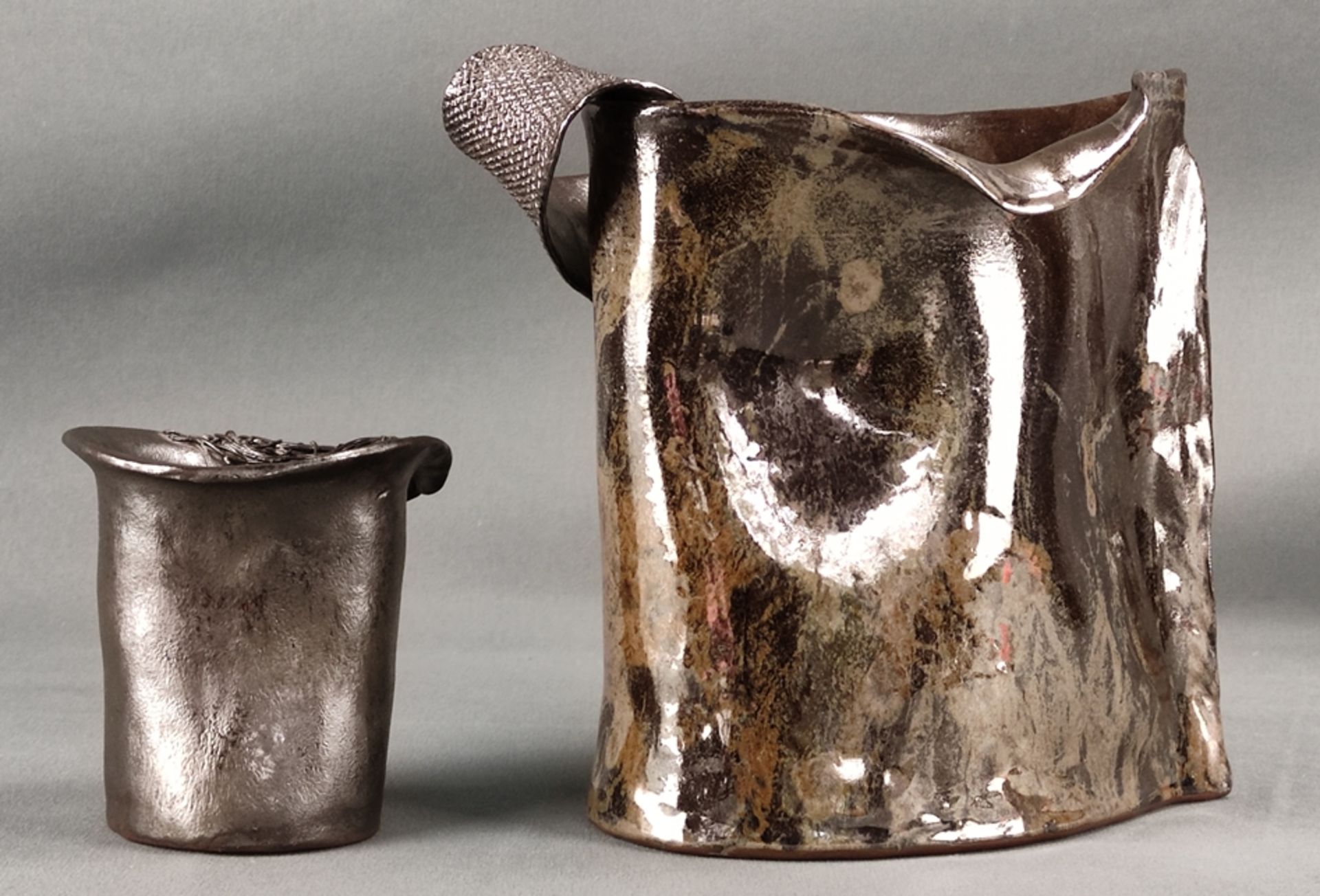 Two modern vases, ceramic, glazed in silver, height 20 cm and height 10 cm - Image 2 of 3