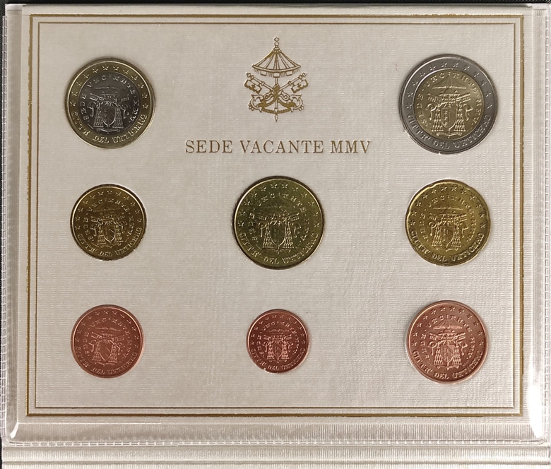 Vatikan KMS 2005, Sedesvakanz, 8 Münzen, 1 und 2 Euro, 50, 20, 10, 5, 2 und 1 Eurocent, Originalbli