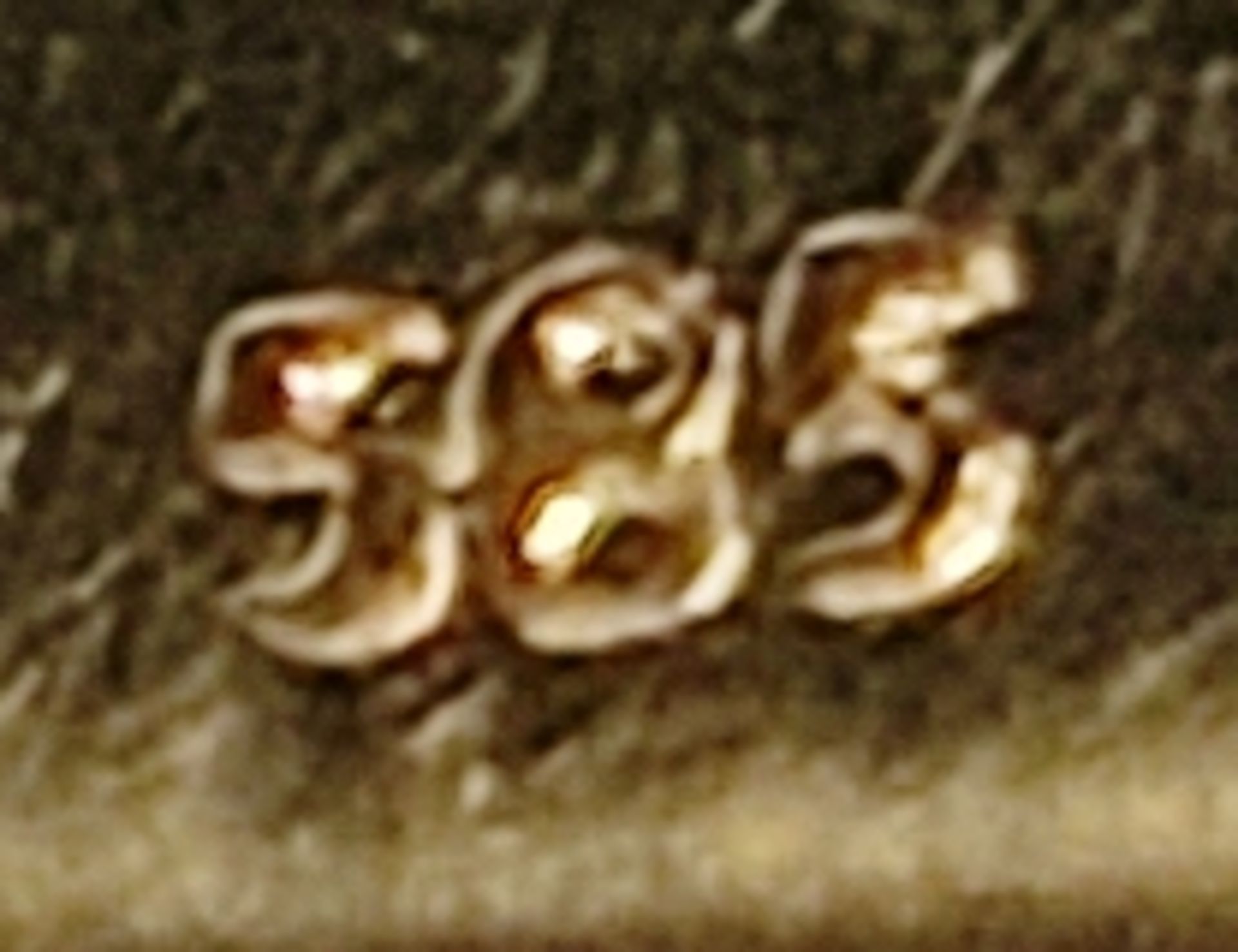 Anhänger, mittig großer Türkis-Cabochon (19,2x13,5mm), eingefasst in herzförmigen Spiral-Elementen, - Bild 2 aus 2