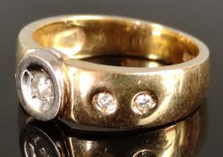 Brillant-Ring, mit 5 kleinen Brillanten, 585/14K Gelb- und Weißgold, 4,2g, Ringgröße 51