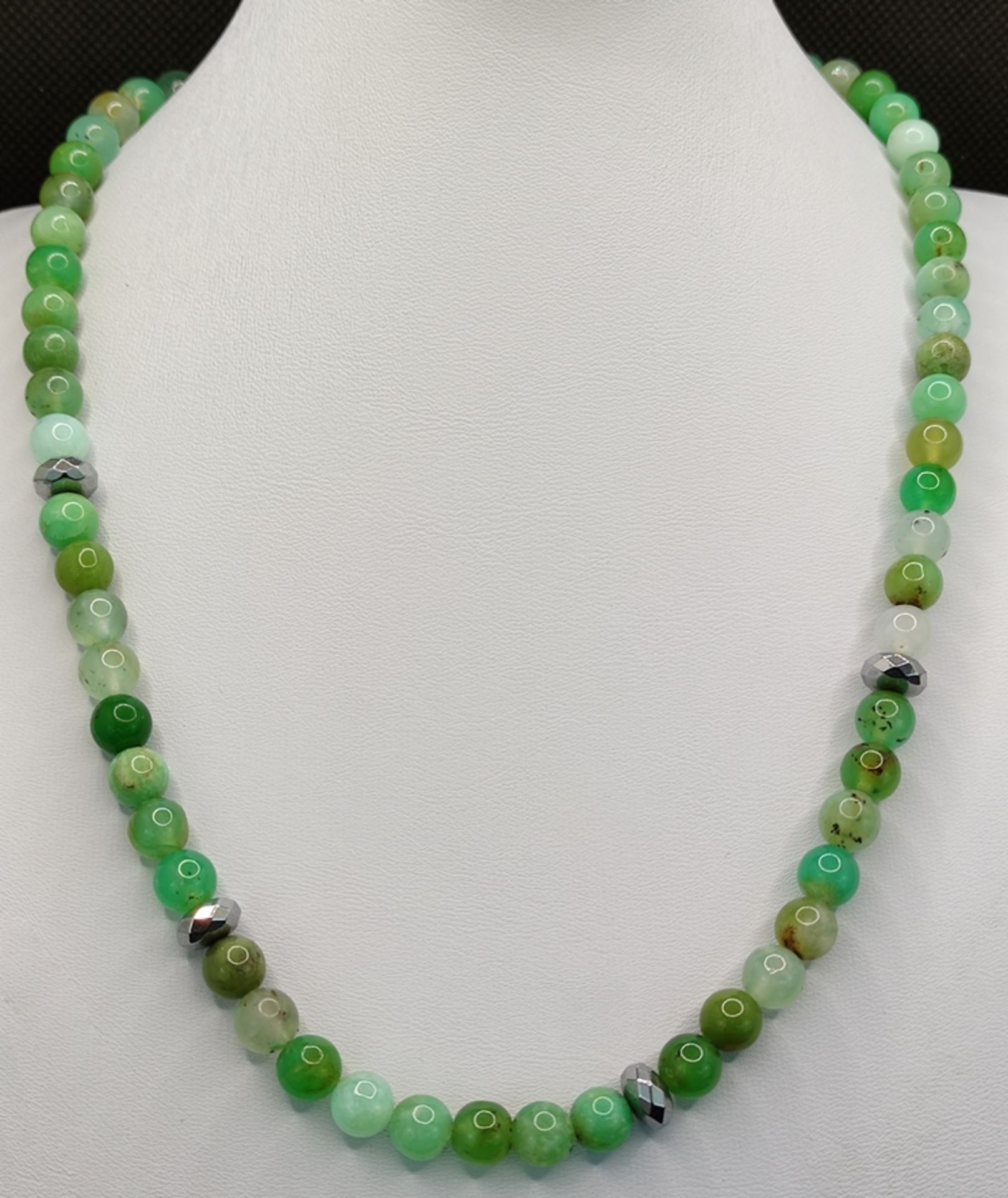 Chrysoprase necklace, beads with diameter of about 7,2mm, lobster clasp silver 935, inserted magnet - Image 2 of 3