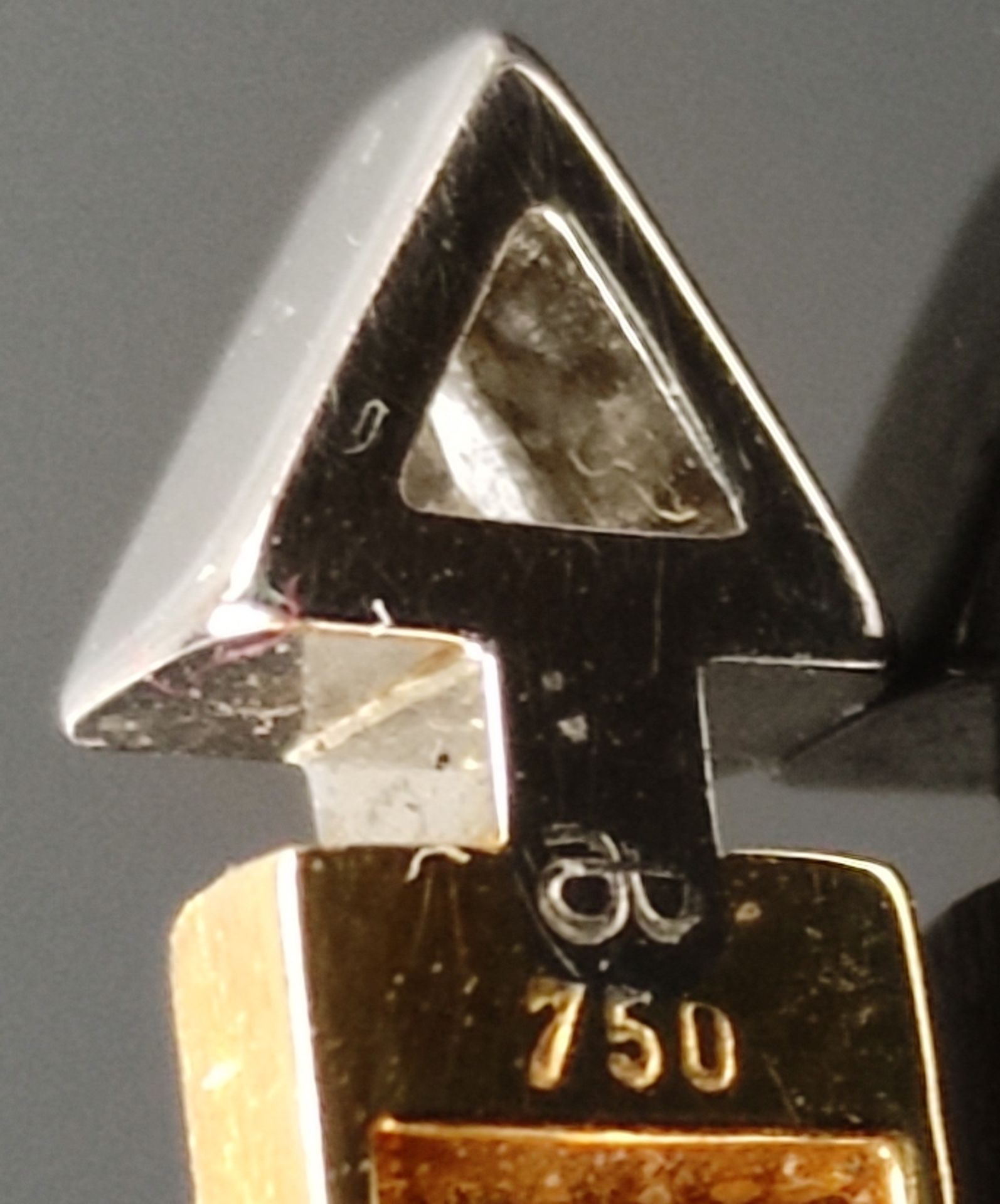 Stabbrosche, an einer Seite rundes Element mit Brillant, an der anderen Dreieckselement mit Brillan - Bild 2 aus 2